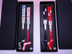 【日本のおみやげ】◆日本のお箸「最高級品」【和紙箸置付】若狭塗・創作箸2膳セット（黒貼箱入）