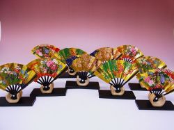 【日本のお土産】◆豆扇子【絵柄はお任せアソート】「ミニ掛扇付」