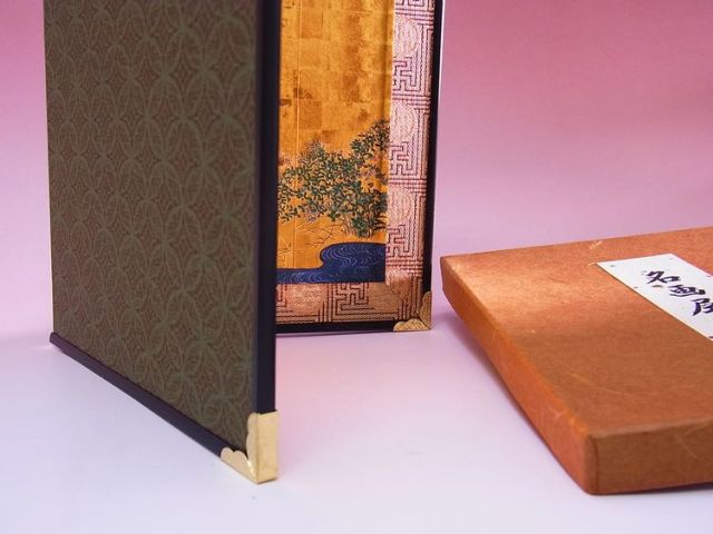日本のおみやげ】◇屏風 小二曲（松に鶴）高級化粧箱入