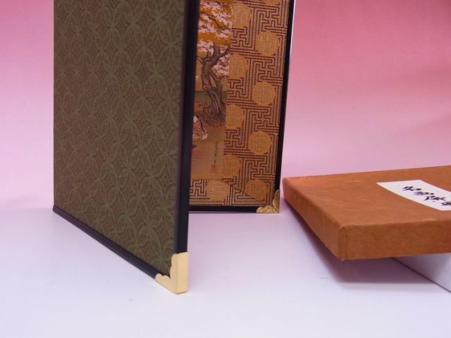 新品未使用 紅花屏風 ミニ屏風 2点 桐箱入り 骨董 日本 お土産 京都 東京 新品未使用 紅花屏風 ミニ屏風 2点 桐箱入り 骨董 日本 お土産 京都
