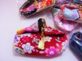 【日本のおみやげ】◆花ゆうぜん三角小銭入れ【色/柄はアソートとなります。】