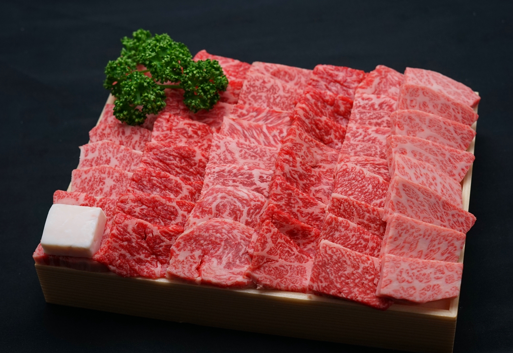 ギフト　厳選和牛　A５焼肉おまかせセット　１ｋｇ入