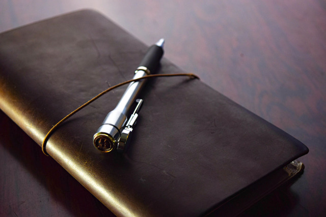 ネームペンキャップレスSシルバー