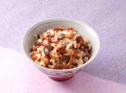 国産きのこ使用　きのこ釜飯2合用「京くらま林」