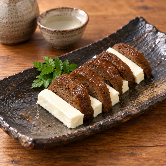 揚げて、じっくり炊き込んで味しみる精進の生麩。利休麩【麩房老舗（ふふさろうほ）】