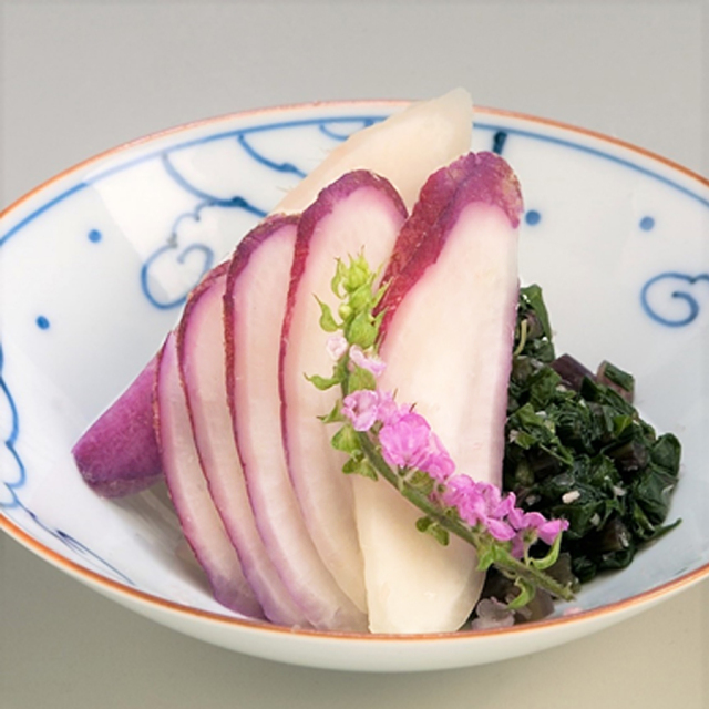 素材の持つ苦味・辛味・旨味を楽しんで。日野菜一本漬【京つけもの　「桝悟」ますご】