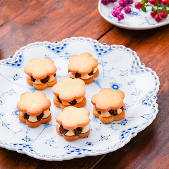 たまご屋さんの作ったおもたせスイーツ。レーズンバターサンド10個入り