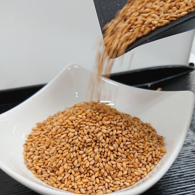 上品な香りが立つ皮のない みがきいりごま【株式会社 島本海苔乾物】