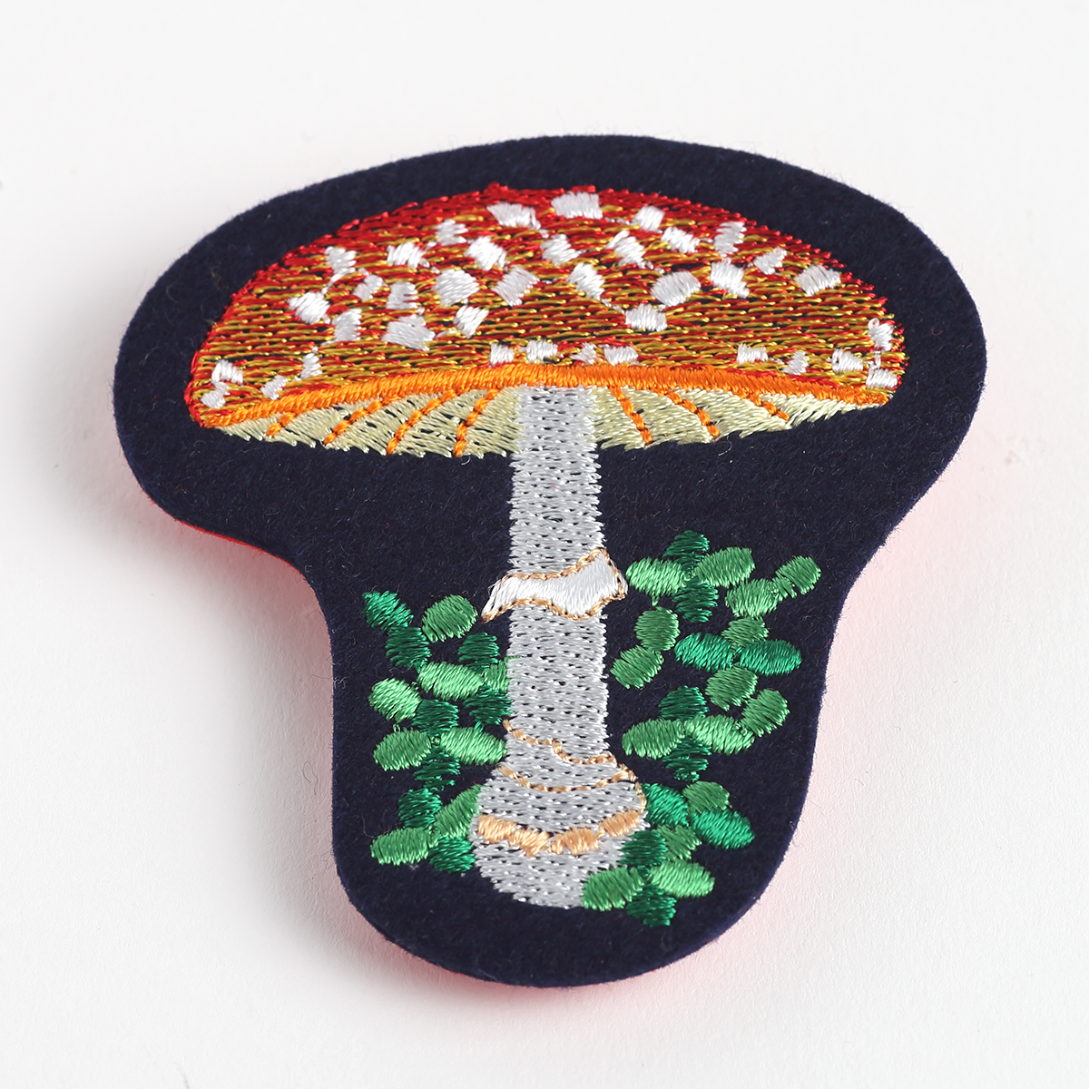 KY88-332A／ブローチ／べにてんぐたけ