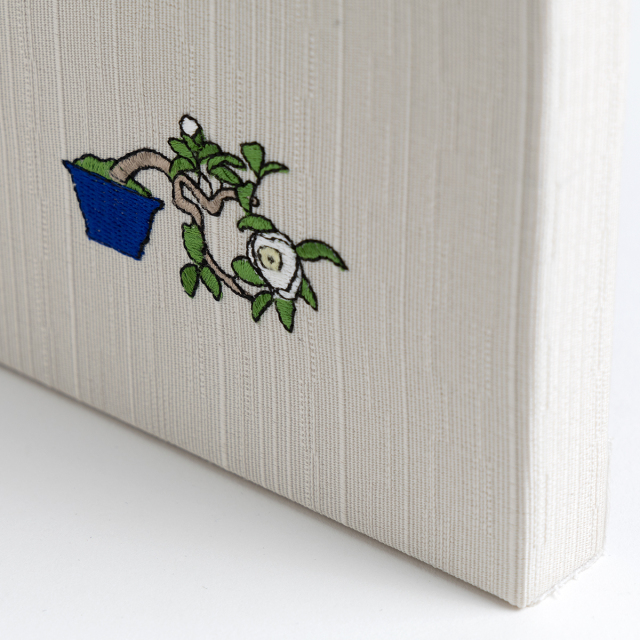一点もの】刺繍 ファブリックパネル 『Flower.』 | iichi 日々の