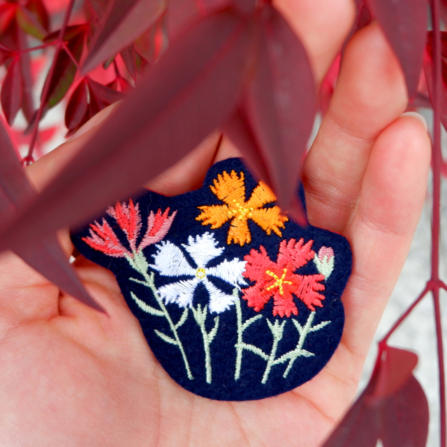 ブローチです。花柄が パンジーのブローチ | アンデルヨン