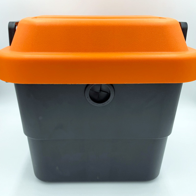 バッテリーケース（小）ケーブル穴