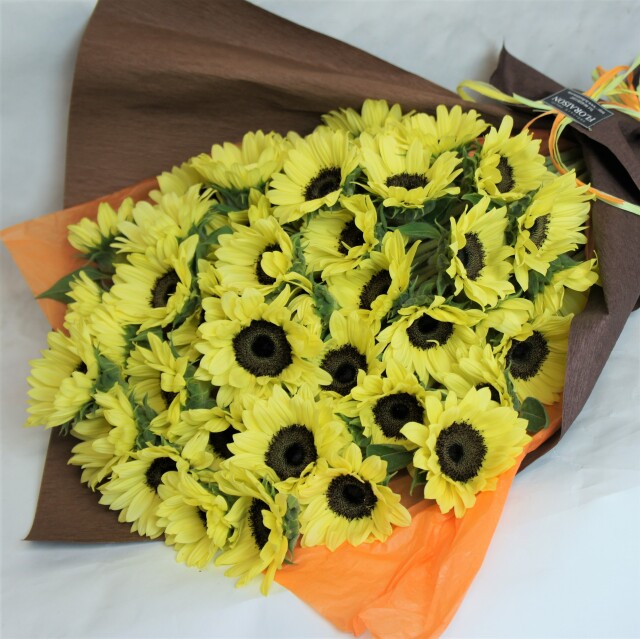 ひまわり 花束 ブーケ ヒマワリ 向日葵 50本 誕生日 ギフト 送料無料 夏のギフト 上品で可愛い色レモンイエロー 花束