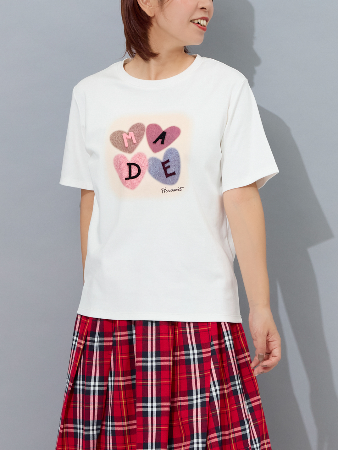カラフルハートモールロゴTシャツ