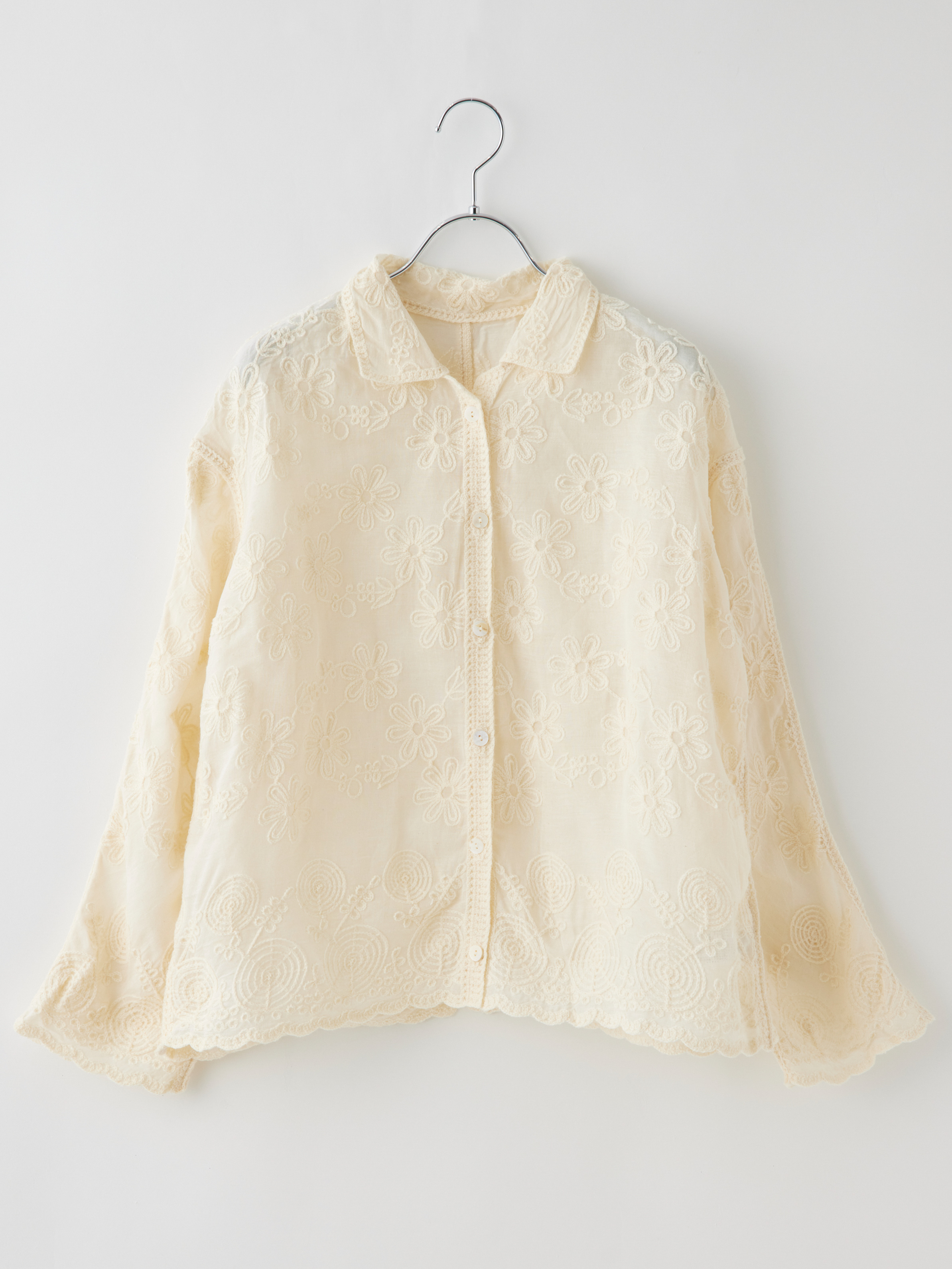 フラワー刺繍シアーブラウス