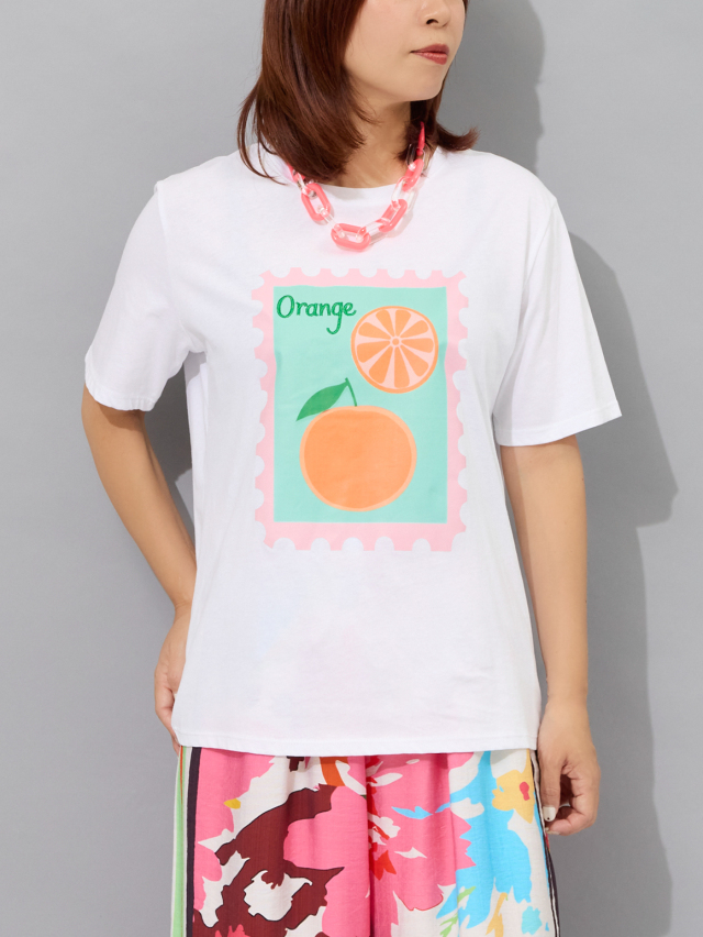 オレンジプリントTシャツ