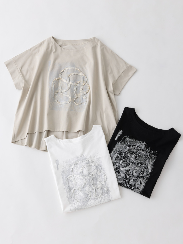 箔テープモチーフヘムラウンドTシャツ
