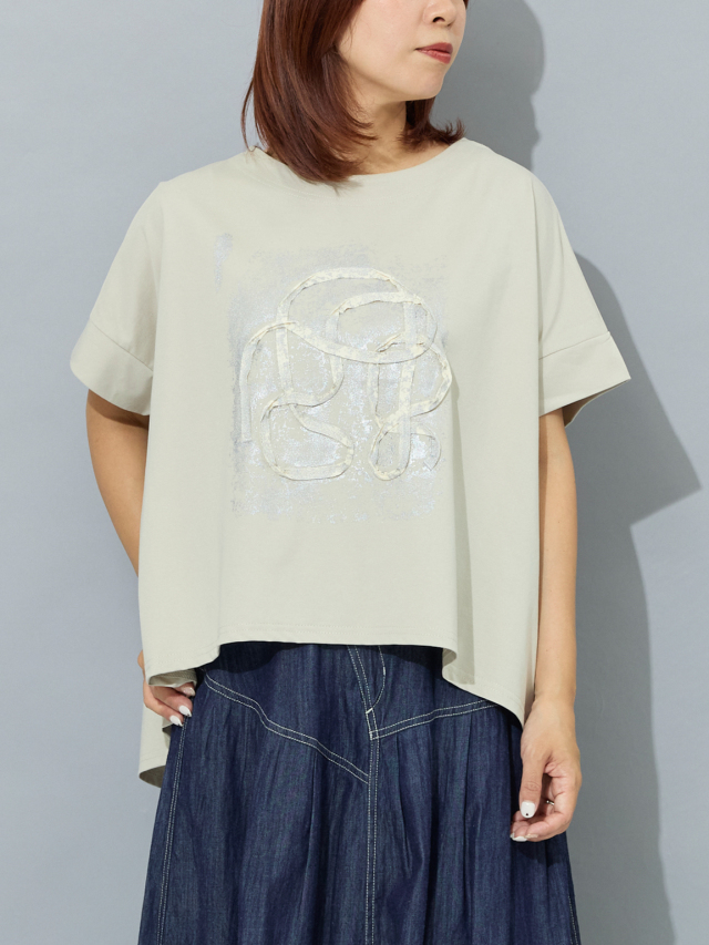 箔テープモチーフヘムラウンドTシャツ
