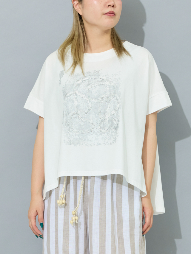 箔テープモチーフヘムラウンドTシャツ