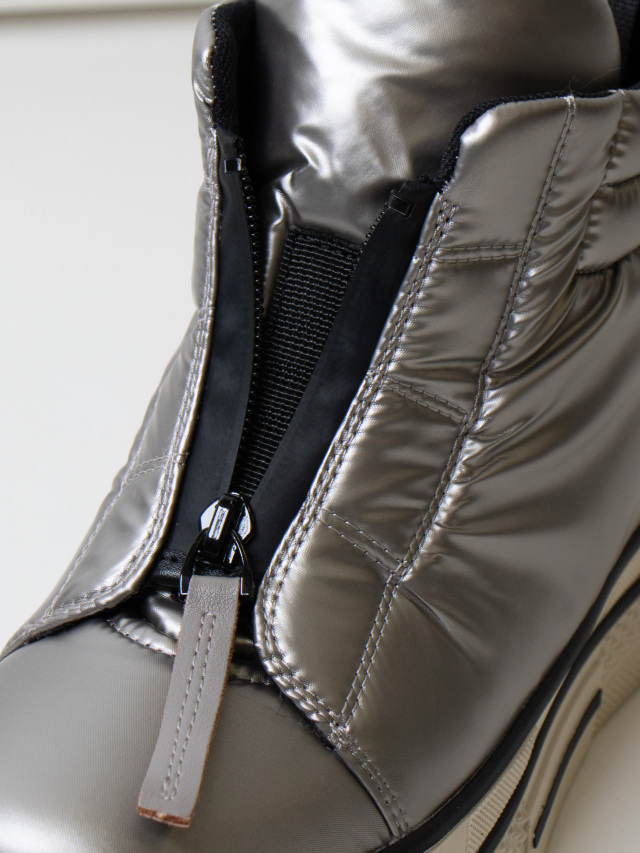 フロントジップ中綿ハイカットスニーカー la primavera online store