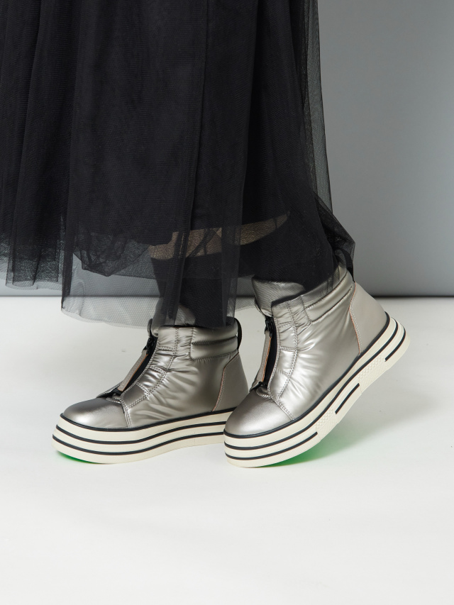 ロンスプ　フロントジップ　グリーン　M ML L ロンスプ フロントジップ グリーン ML L - メルカリ