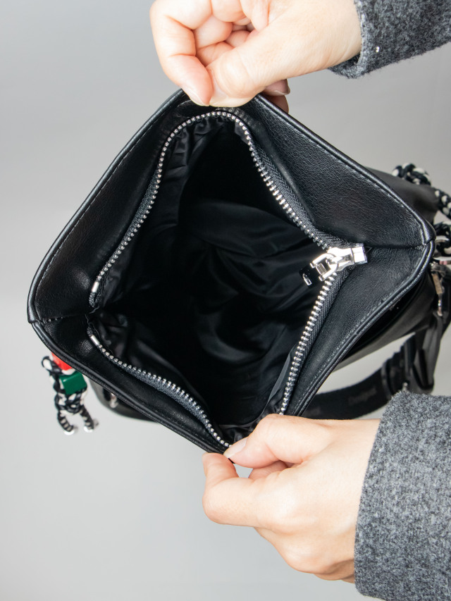 エンボスロゴミニショルダーバッグ la primavera online store