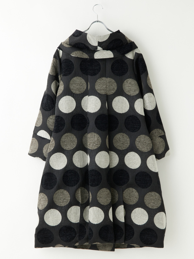 Youko Ozawa】 ドット柄のジャガード生地のスプリングコート。 Youko