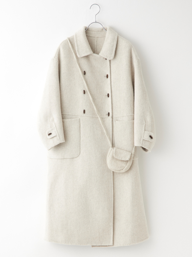 ポシェット付きダブルボタンロングコート
