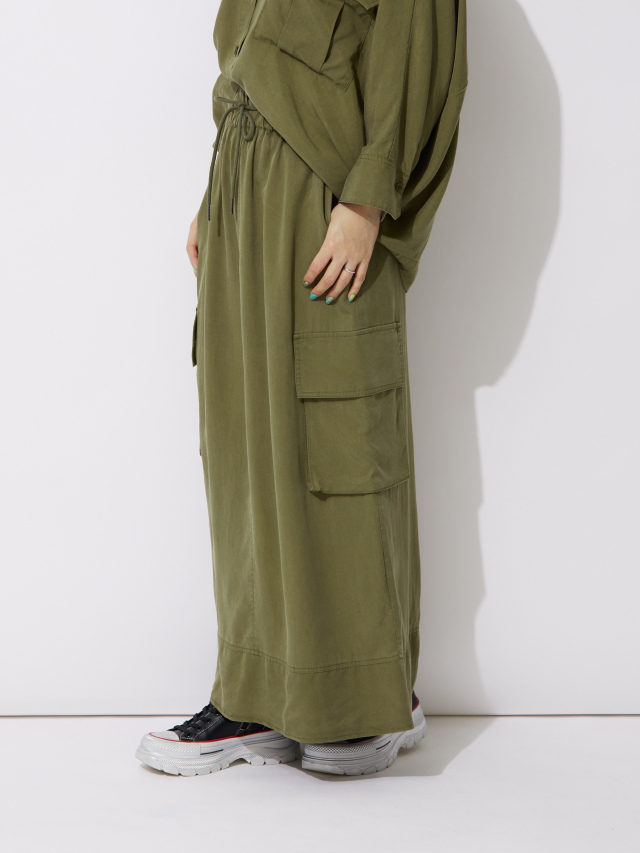 未使用　テンセルカーゴスカート　カーキ テンセルカーゴスリットスカート la primavera online store
