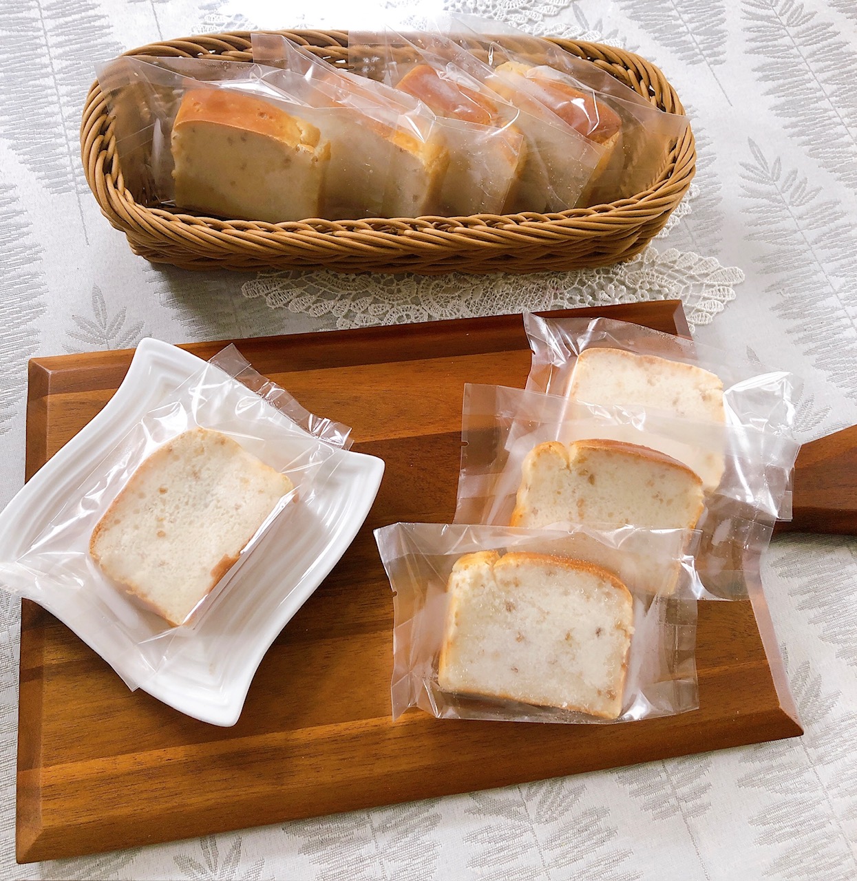 お手軽フワッと！米粉食パン【金ごま】（8カット）