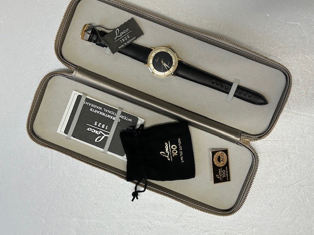 記念メタルバッジ付