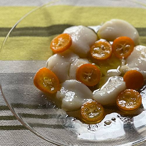 春の食卓　ホタテと金柑のホワイトバルサミコ風味