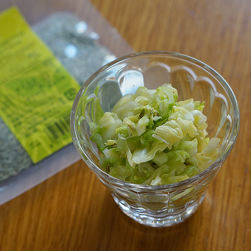 キャベツのザワークラウト風　フェンネルシード風味