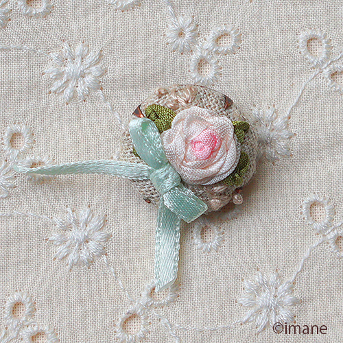 ハマユウさま専用 【希少】クリスチャンラクロワ ブローチ レア 花 リボン エマ りぼん刺繍ブローチ [数量限定] ラ・フラール