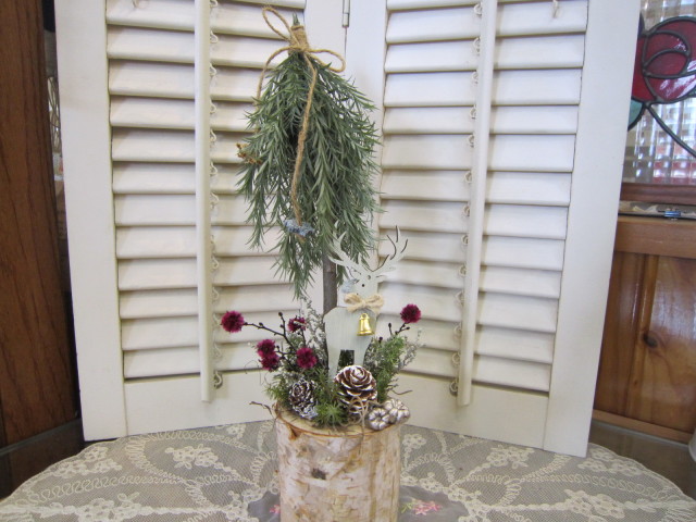 プリザーブドフラワーのアレンジ　トナカイ