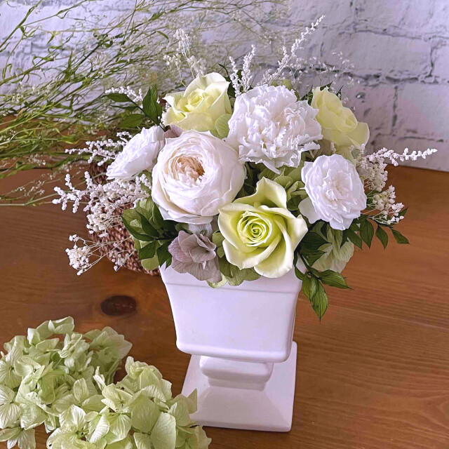 仏花　お供え花　造花　白薔薇　アレンジ 楽天市場】【送料無料】供花 モダンアレンジメントフラワー 白