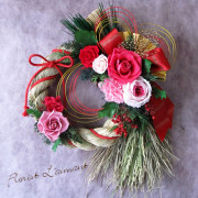 プリザーブドフラワーの華やかなしめ縄アレンジ｜しめ縄リース・雅（ローズ）