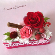 フラワーケーキ｜プリザーブドフラワーのケーキアレンジでサプライズ