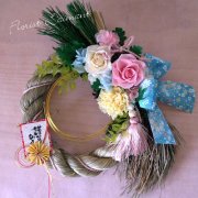 しめ縄リース・華（ピンク）｜艶やかに新年を迎えるプリザーブドフラワーのしめ縄リース