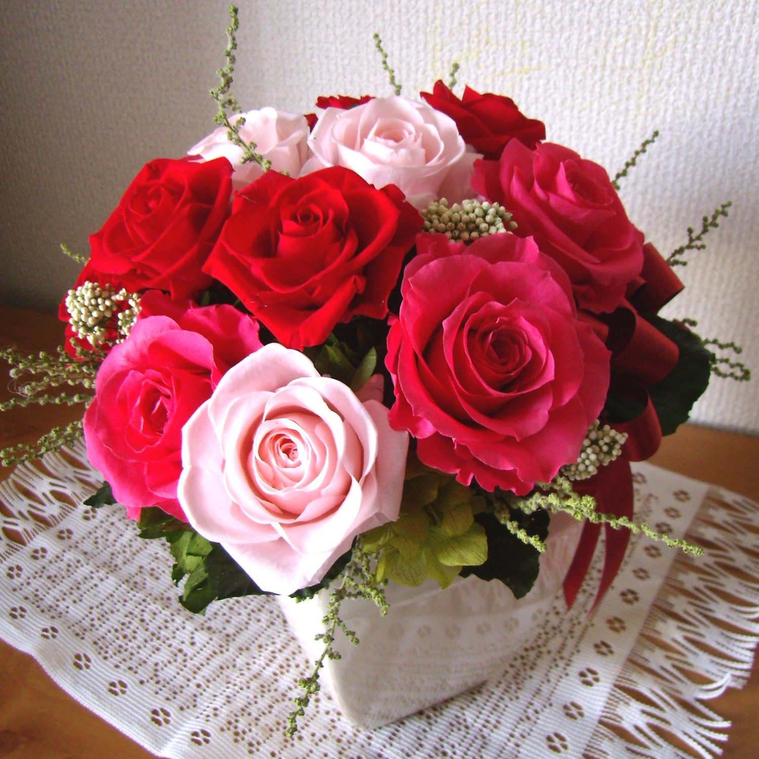 プリザーブドフラワー 花 還暦祝い 結婚記念日 プロポーズ 開業祝い クリスマス 赤バラの豪華なアレンジメント