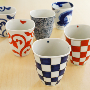 有田焼 そうた窯 「市松角フリーカップ（青・赤）」 結婚式の引出物や