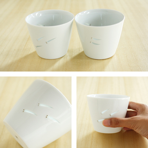 【和食器通販ショップ藍土な休日】波佐見焼　光春窯　ホタル彫めだかカップ