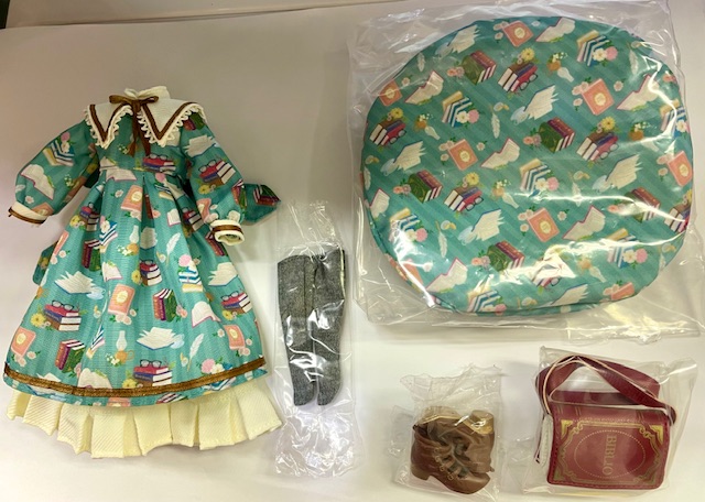 ネオブライス『ケンドラ ザ ビブリオファイル』アウトフィット