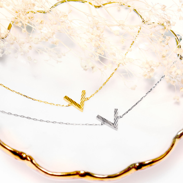 ブレスレット レディース プラチナ 地金 V デザイン