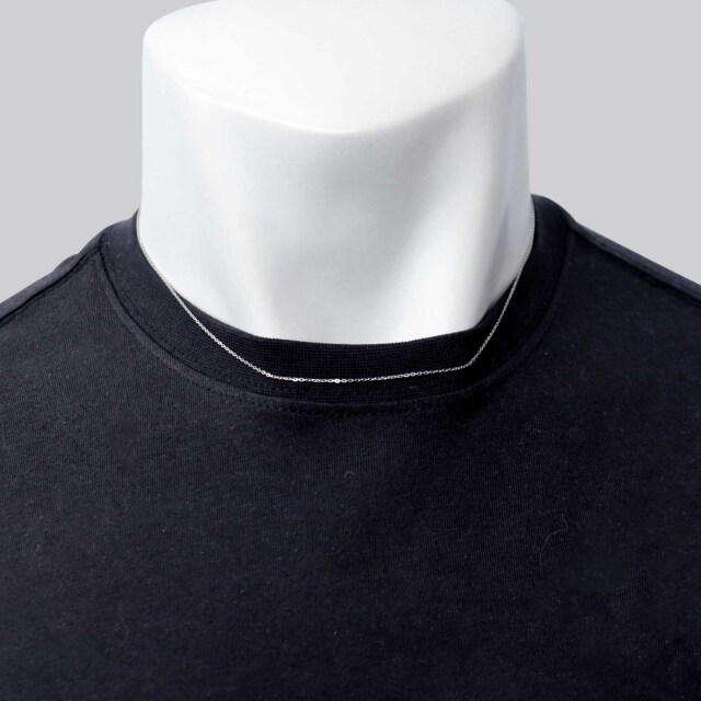 ネックレスチェーン着用画像