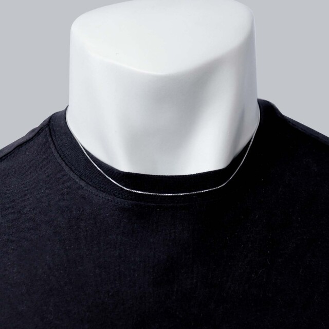 ネックレスチェーン着用画像