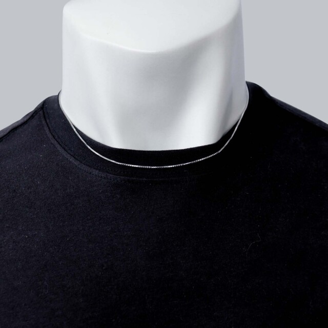 ネックレスチェーン着用画像