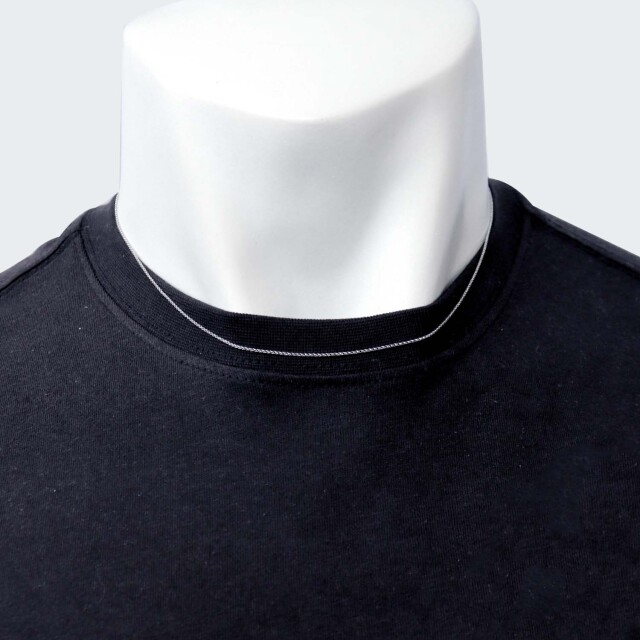 ネックレスチェーン着用画像