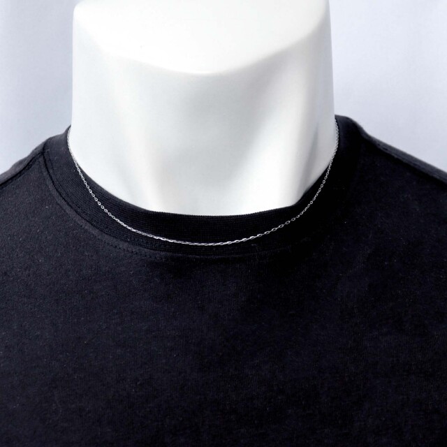 ネックレスチェーン着用画像