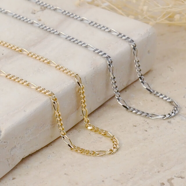 [ララクリスティー] ネックレス チェーン フィガロ  K18 ゴールド 線径0.6φ 幅2mm lc97-0041-yg